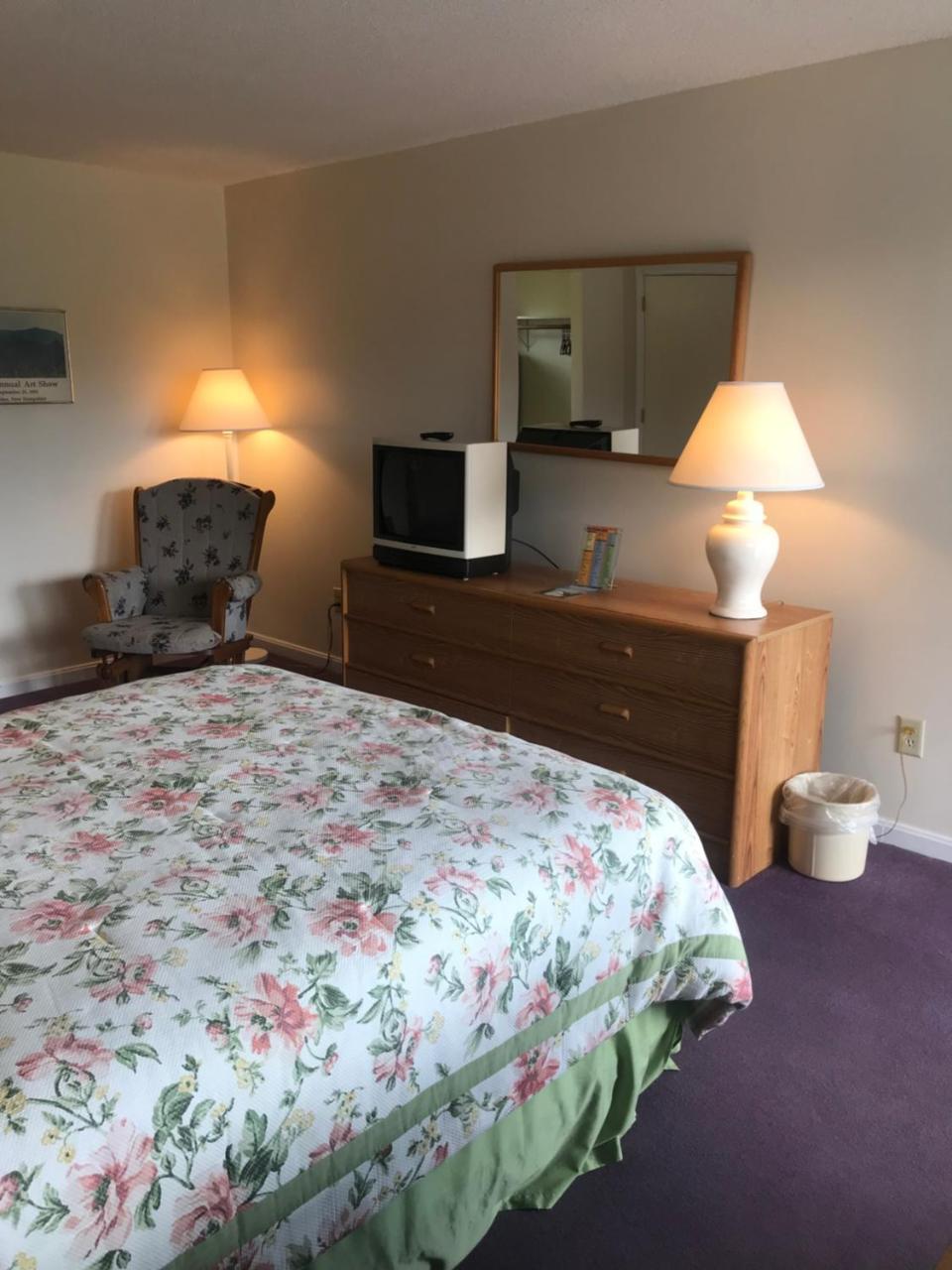 Four Seasons Motor Inn Twin Mountain Экстерьер фото